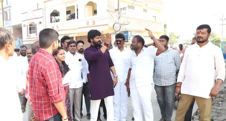 రామగుండం ఎమ్మెల్యే రాజ్ ఠాకూర్: నగర అభివృద్ధిపై అధికారులతో సమీక్ష
