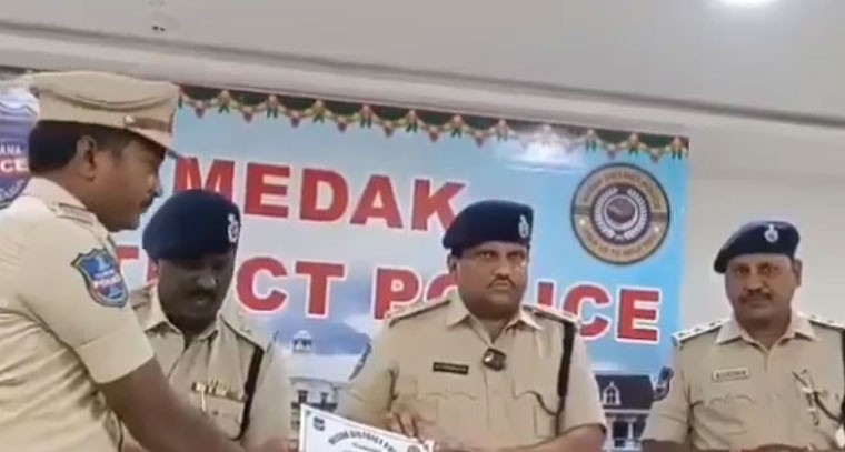 రామాయంపేట ఎస్సై బాలరాజుకు ఎస్పీ అభినందనలు