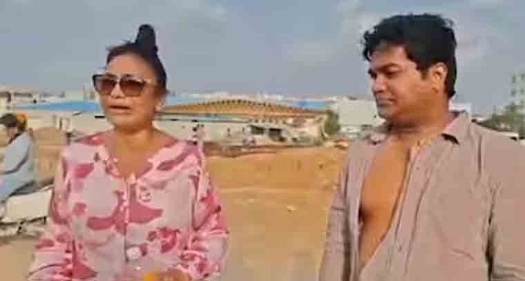 రోడ్డు మార్కింగ్ పనుల వద్ద వివాదం, నటి రమ్యశ్రీ పై దాడి 
