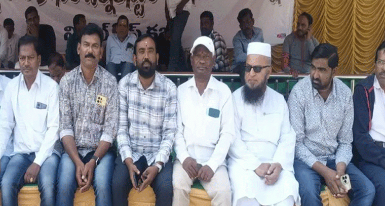 రెండో రోజుకు పాత్రికేయుల రిలే నిరాహార దీక్షలు