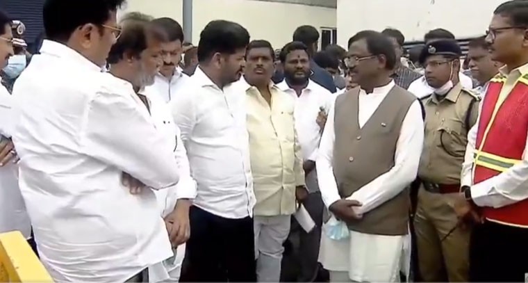 సిగాచి మేనేజ్‌మెంట్‌ తీరుపై సీఎం రేవంత్ రెడ్డి అసహనం