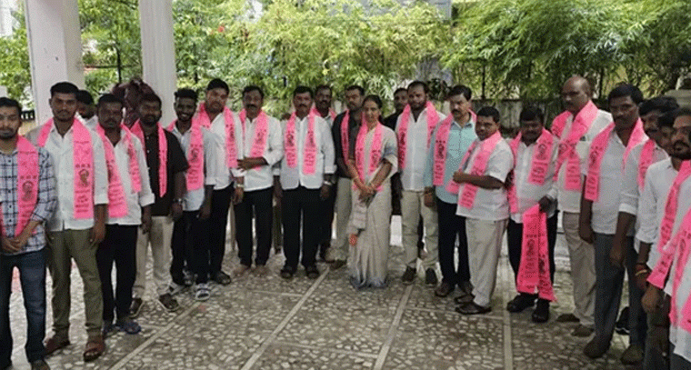 కాంగ్రెస్ నుంచి బిఆర్ ఎస్ చేరికలు