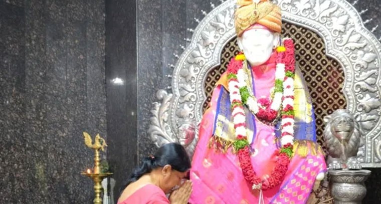 బాలల హక్కుల కమిషన్ చైర్ పర్సన్ సీతాదయాకర్ రెడ్డి సాయిబాబా దర్శనం