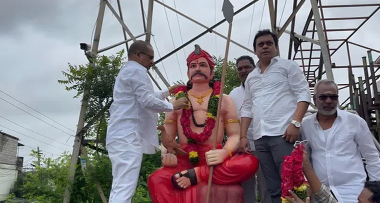 సర్వాయి పాపన్న గౌడ్ కు కార్పొరేటర్ వెంకటేష్ గౌడ్ ఘన నివాళి