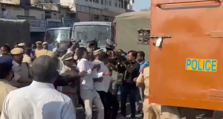 సికింద్రాబాద్ కార్పొరేషన్ ఏర్పాటుకు బీఆర్‌ఎస్ ర్యాలీ.. ఉద్రిక్తత