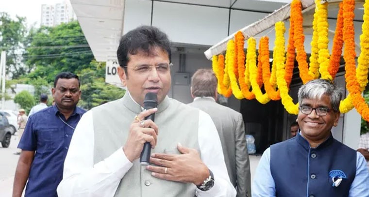 TG స్టేట్ కాన్సులర్ వెయిటింగ్ ఏరియాను ప్రారంభించిన శ్రీధర్ బాబు