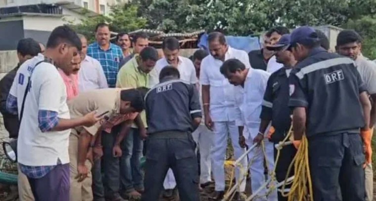  సెప్టిక్ ట్యాంక్ లో పడి వ్యక్తి మృతి