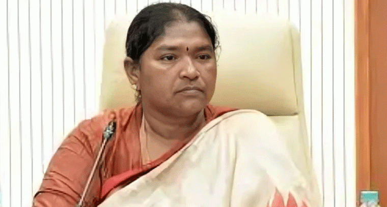 త్వరలో అంగన్వాడీల్లో 14వేల పోస్టుల భర్తీ: మంత్రి సీతక్క