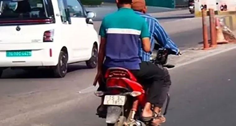 ఒకే నంబర్ ప్లేట్‌తో నాలుగు బైకులు.. చలాన్లు మాత్రం ఒక్కరికే!