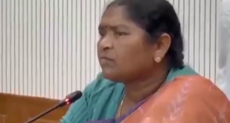 మహిళా శిశు సంక్షేమ శాఖ అధికారులతో మంత్రి వీడియో కాన్ఫరెన్స్