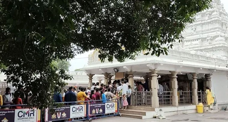 షాద్ నగర్ దేవాలయంలో భక్తుల సందడి
