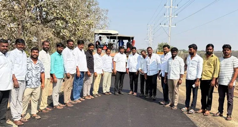 షాద్‌నగర్-చేగుర్ బీటీ రోడ్డు పనులను పరిశీలించిన మాజీ ఎంపీపీ శివ శంకర్ గౌడ్