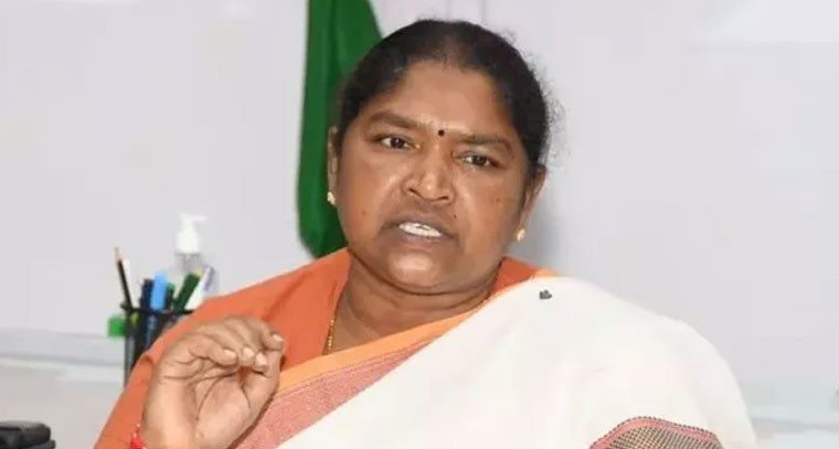 రాజకీయాలకు అతీతంగా మేడారం జాతర: మంత్రి సీతక్క