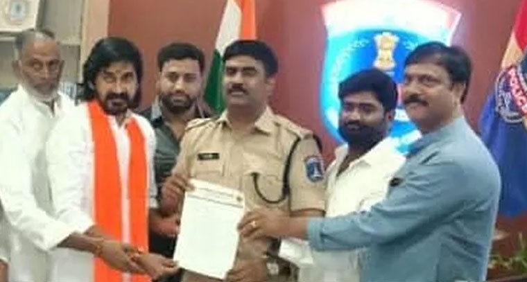 శంషాబాద్ డిసిపి రాజేష్ కు బిజెపి నేతల వినతి