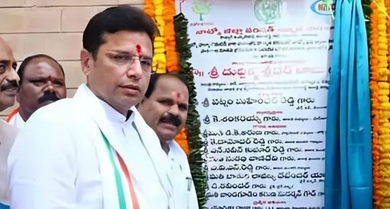 నాణ్యమైన విద్యను అందిచడమే ప్రభుత్వ లక్ష్యం: మంత్రి శ్రీధర్