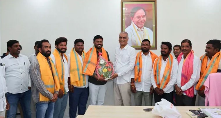 అభివృద్ధి.. ప్రజా సేవే లక్ష్యంగా పని చేయాలి