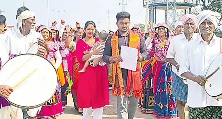 సర్పంచ్ బరిలో సాఫ్ట్‌వేర్ యజమాని