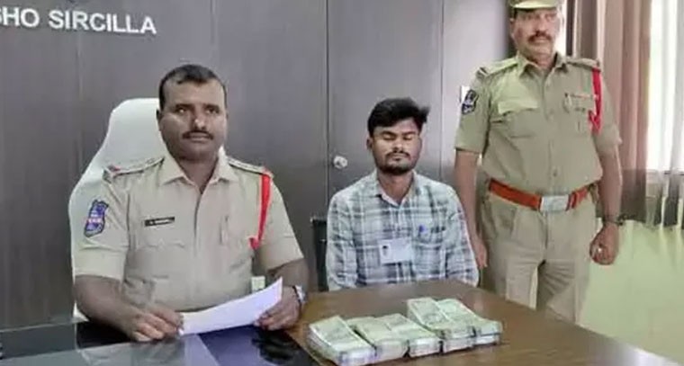 లెక్కల్లో లేని రూ. 4 లక్షలు సీజ్