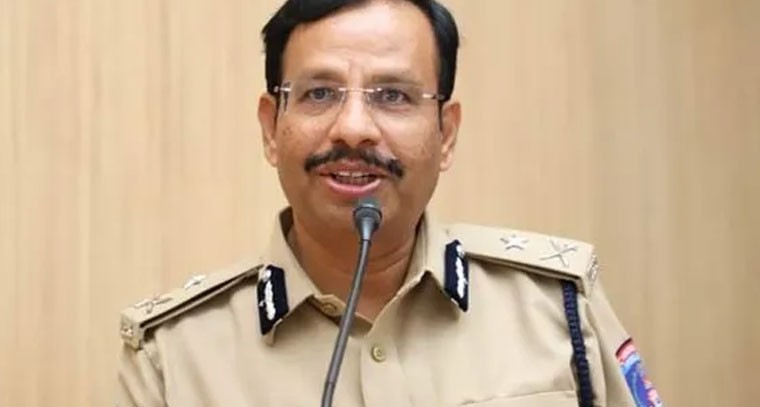 'మా డాడీ ఎవరో తెలుసా?'.. అంటే కుదరదు: సీపీ సజ్జనార్