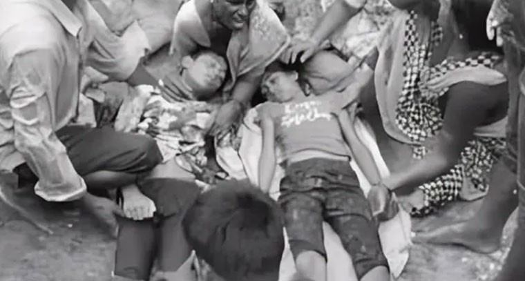 నీటి గుంటలో పడి ఇద్దరు చిన్నారుల మృతి