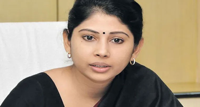 స్మితా సభర్వాల్‌కు నోటీసుల జారీకి జయశంకర్‌ వర్సిటీ రంగం సిద్ధం