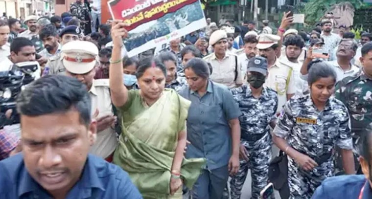  కవిత అరెస్ట్‌...