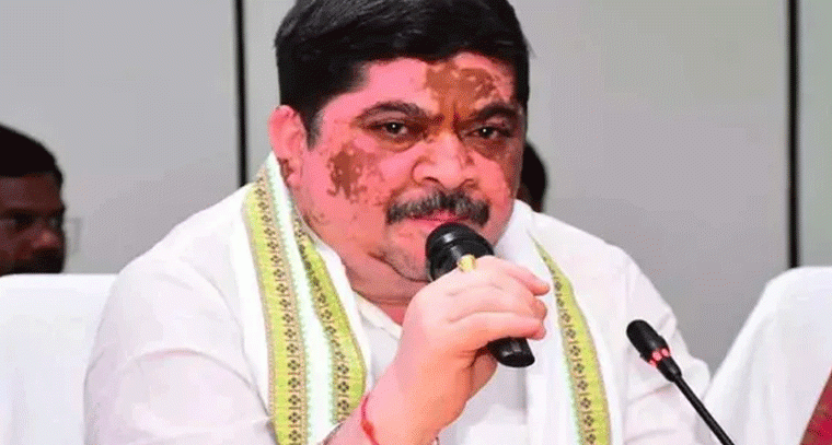 సునీతమ్మను చూస్తుంటే జాలేస్తోంది: మంత్రి పొన్నం