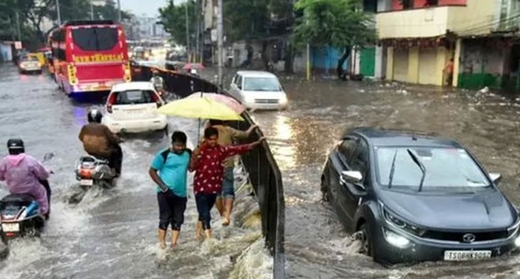 తెలంగాణ వ్యాప్తంగా భారీ వర్షాలు.. 8 జిల్లాలకు ఆరెంజ్ అలర్ట్