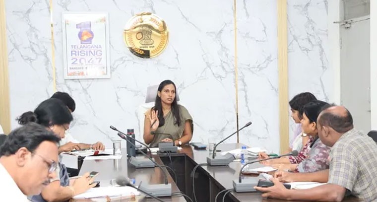 పిడబ్ల్యుడి రోడ్లకు ప్రాధాన్యత ఇవ్వాలి