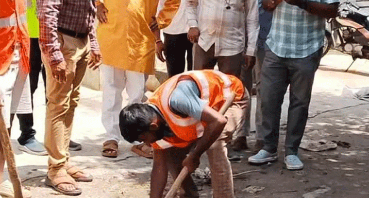 వరద ప్రభావిత ప్రాంతాల్లో పర్యటించిన కార్పొరేటర్ శ్రవణ్