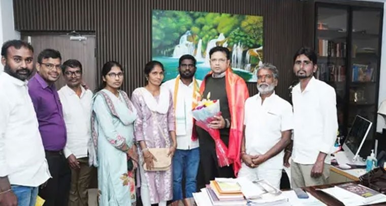 మంత్రి శ్రీధర్ బాబుని కలిసిన చిల్లపల్లి యువ సర్పంచ్