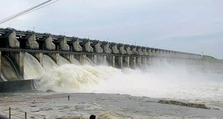 శ్రీరామ్ సాగర్ ప్రాజెక్ట్ కు జలకళ.. 23 గేట్లు ఎత్తి దిగువకు నీటి విడుదల