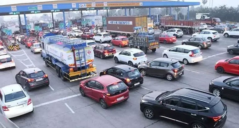 పండగ రద్దీతో ORRపై భారీ ట్రాఫిక్ జామ్