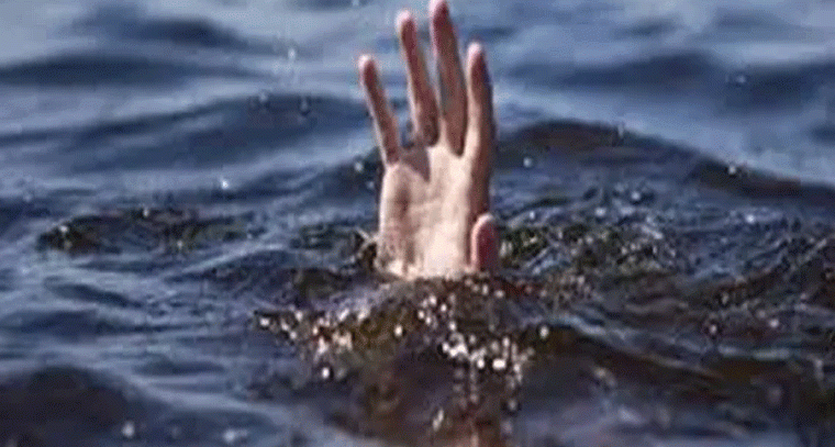  కృష్ణా నదిలో పడి మహిళ గల్లంతు