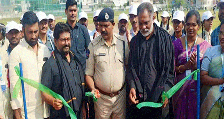 నారాయణ ప్రీమియర్ లీగ్ ను ప్రారంభించిన డీఎస్పీ ప్రసన్నకుమార్