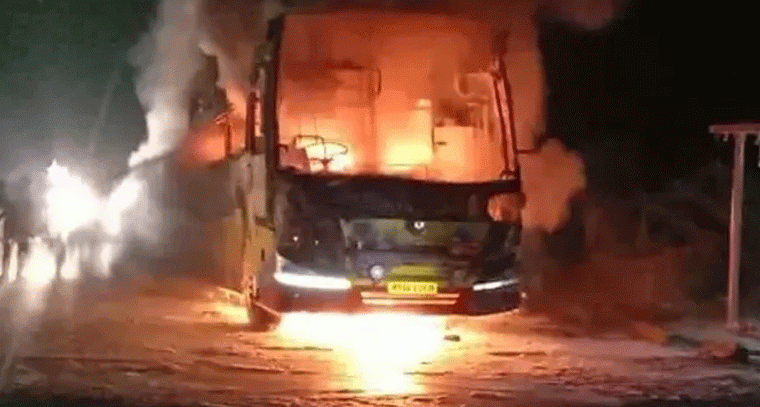 హైదరాబాద్‌లో బస్సు ఎక్కిన ముగ్గురు ఫోన్లు స్విచ్చాఫ్‌