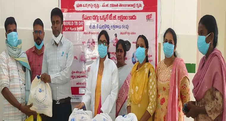  టీబీ రోగులకు న్యూట్రిషన్ కిట్స్ అందజేత