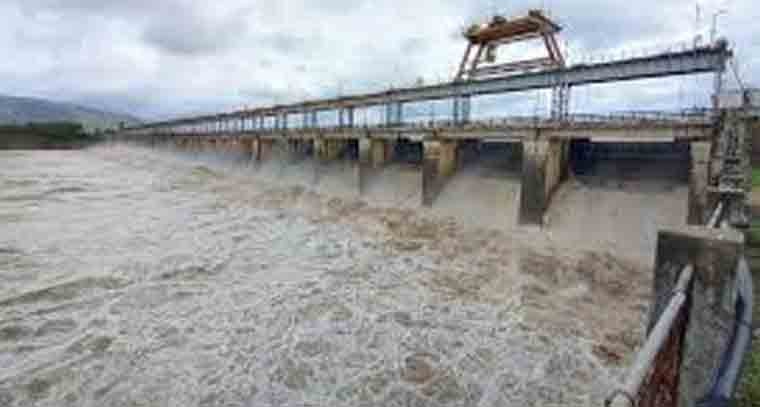 తాలిపేరు ప్రాజెక్టుకు భారీగా చేరిన వరద నీరు 
