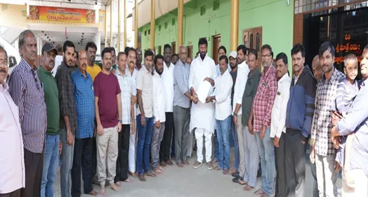 వివిధ కాలనీ నుండి సమస్యలపై వినతి పత్రాలు