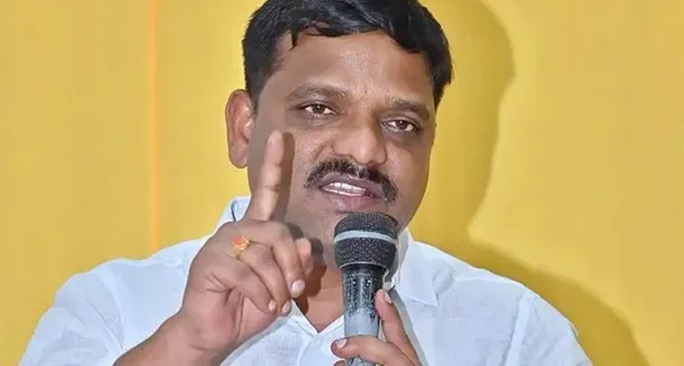 తీన్మార్ మల్లన్నపై హెచ్ఆర్సీకి యూట్యూబర్స్ ఫిర్యాదు