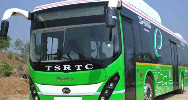 శంషాబాద్‌ ఎయిర్‌పోర్టుకు వెళ్లే పుష్పక్ బస్సుల ధరలు పెంచిన టీఎస్ఆర్టీసీ