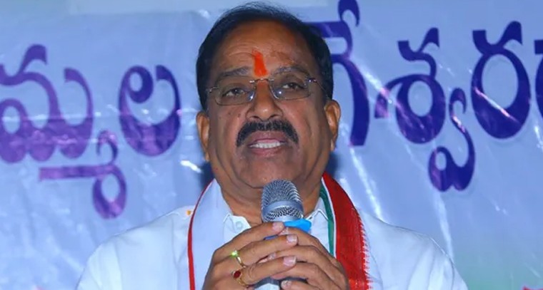 చేనేత వస్త్ర ఎగ్జిబిషన్ ప్రారంభించిన మంత్రి తుమ్మల