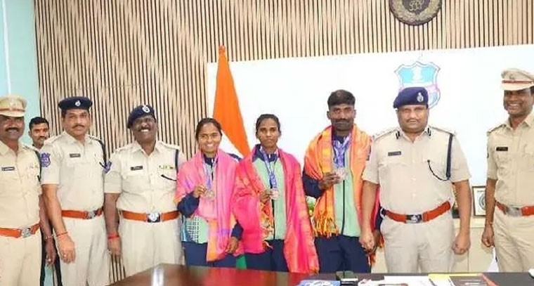 మెదక్ పోలీసులకు 6 మెడల్స్