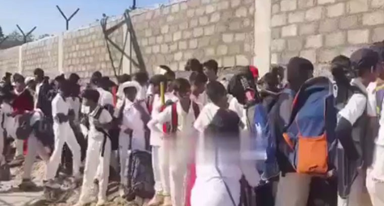 అండర్-14 సెలక్షన్ కోసం బారులు తీరిన యువ క్రికెటర్లు