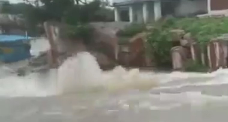 ఏడుపాయలలో కొనసాగుతున్న వరద ఉధృతి