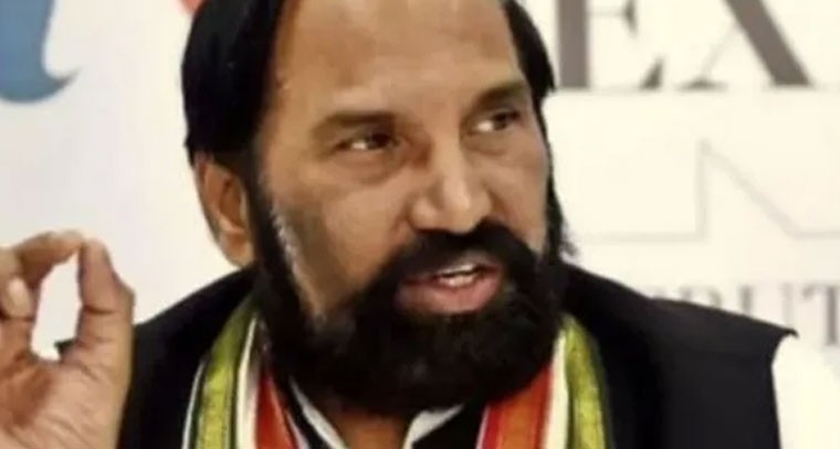 ఫిజికల్ రేషన్ కార్డులు ఇప్పుడే కాదు: మంత్రి ఉత్తమ్