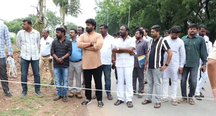 అభివృద్ధి పనులు పరిశీలించిన ఎమ్మెల్యే