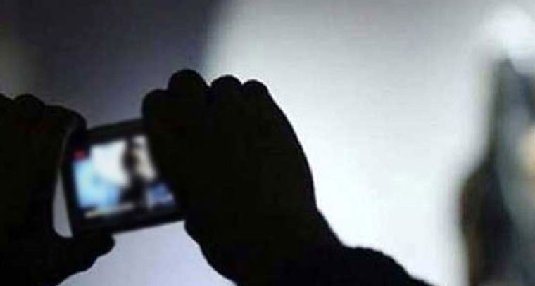 అంబర్‌పేటలో హెచ్‌డీ కెమెరాలతో దంపతుల లైవ్ న్యూడ్ వీడియోల వ్యాపారం