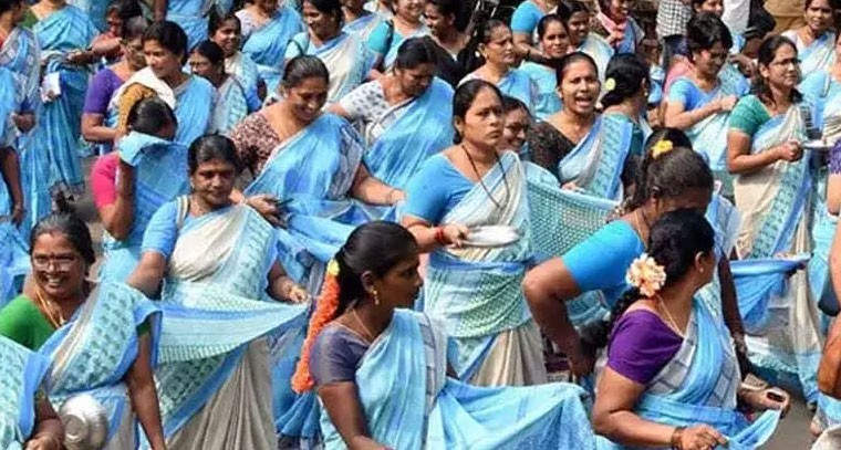 మినీ అంగన్‌వాడీ టీచర్లకు ప్రమోషన్