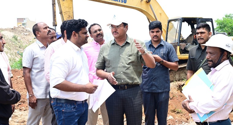 వాస‌వీ నిర్మాణ సంస్థ‌ పై హైడ్రా చ‌ర్య‌లు